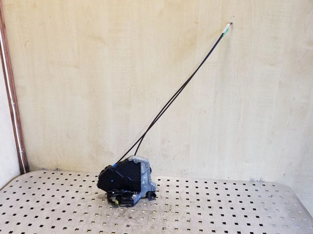 Front door lock – left