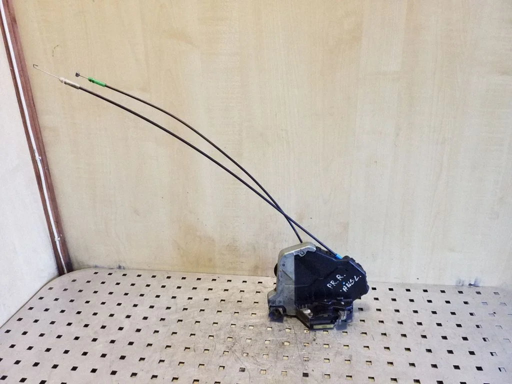 Front door lock – right