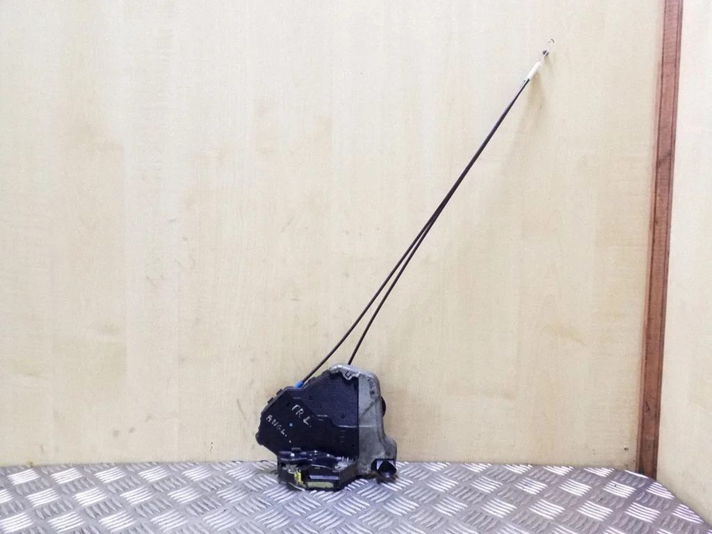 Front door lock – left