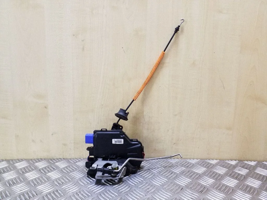 Front door lock 4E2837015 – Audi A8 S8 D3 4E (2002-2009)