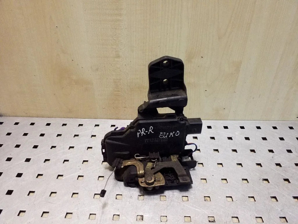 Front door lock – Skoda Octavia Mk2 (1Z) (2004-2013)