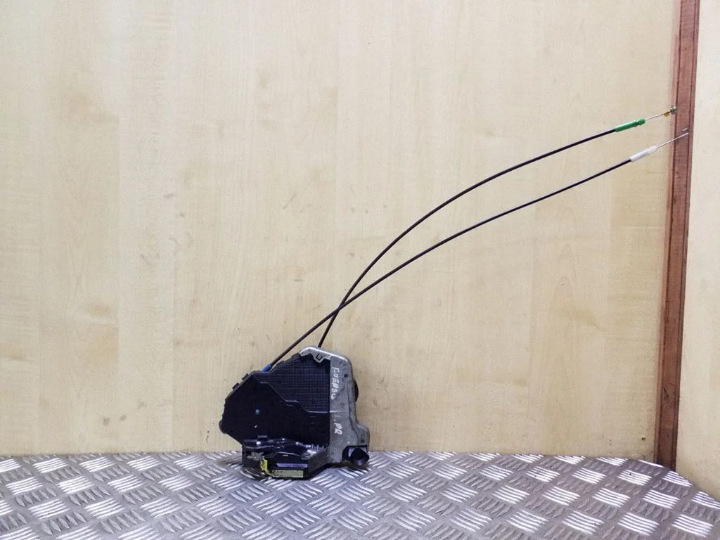 Front door lock – left