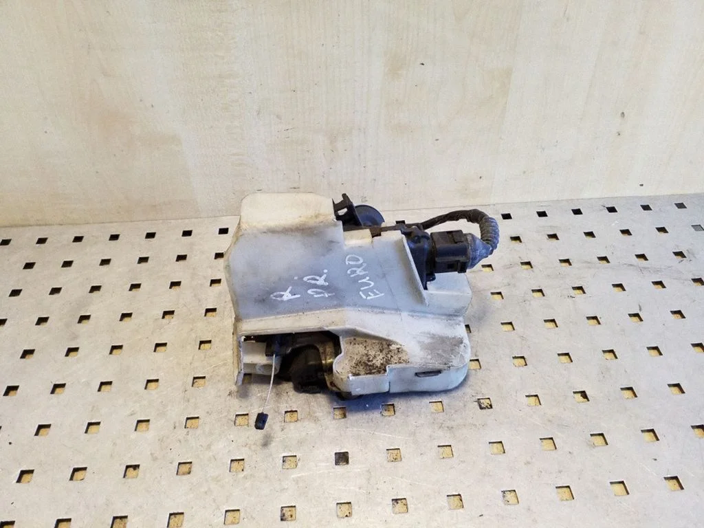 Front door lock – right