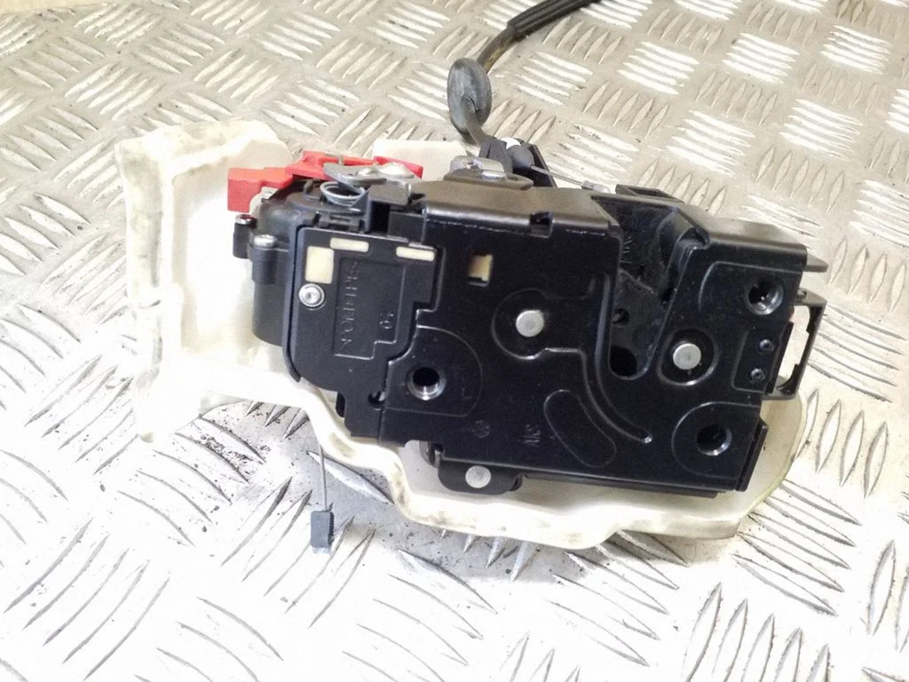 Front door lock 3D2837015AB