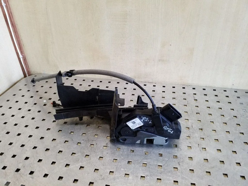 Front door lock BM5AA21813DC