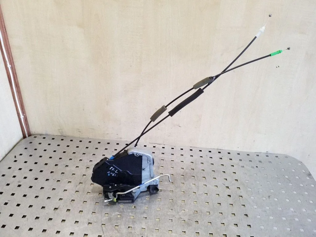 Front door lock A046693