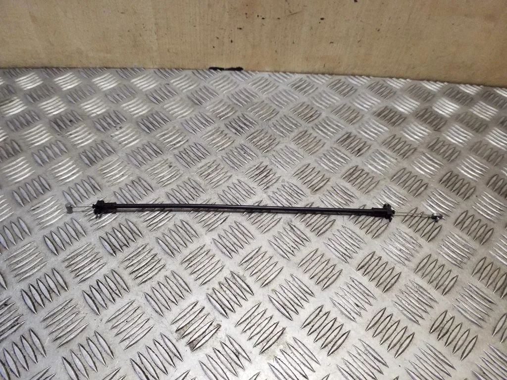 Front door cable line – left