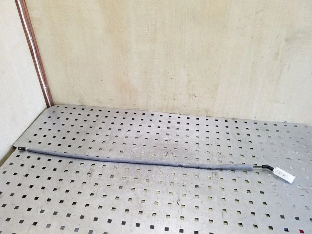 Front door cable line – left