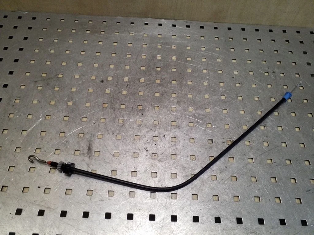 Front door cable line 41251168