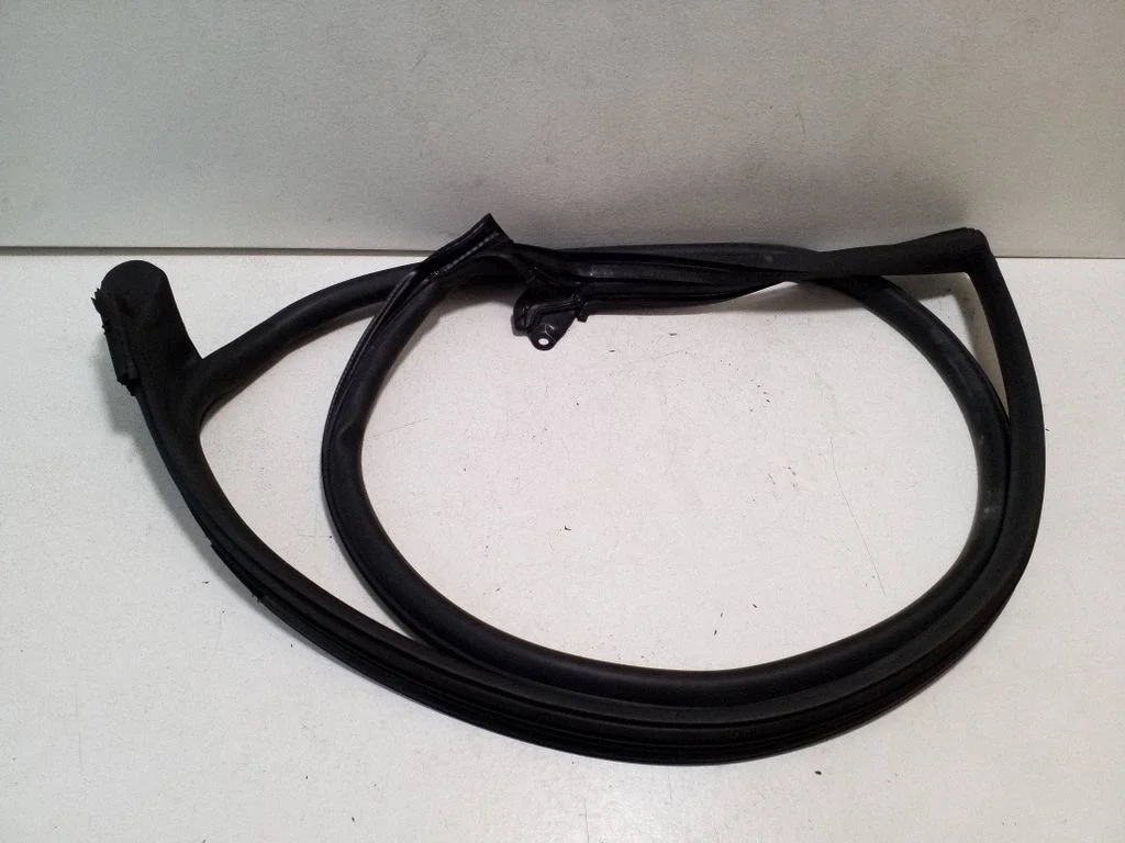 Front door rubber seal – Audi A5 (2016-2024)