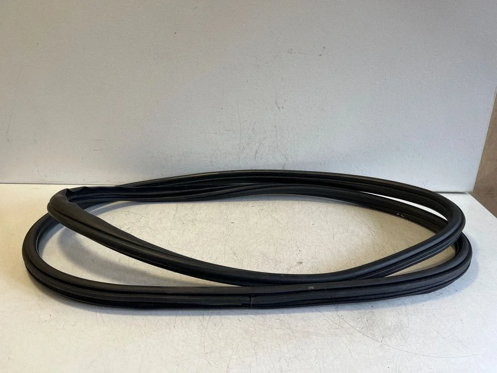 Esiukse tihend (kere pool) – BMW X3 F25 (2010-2017)