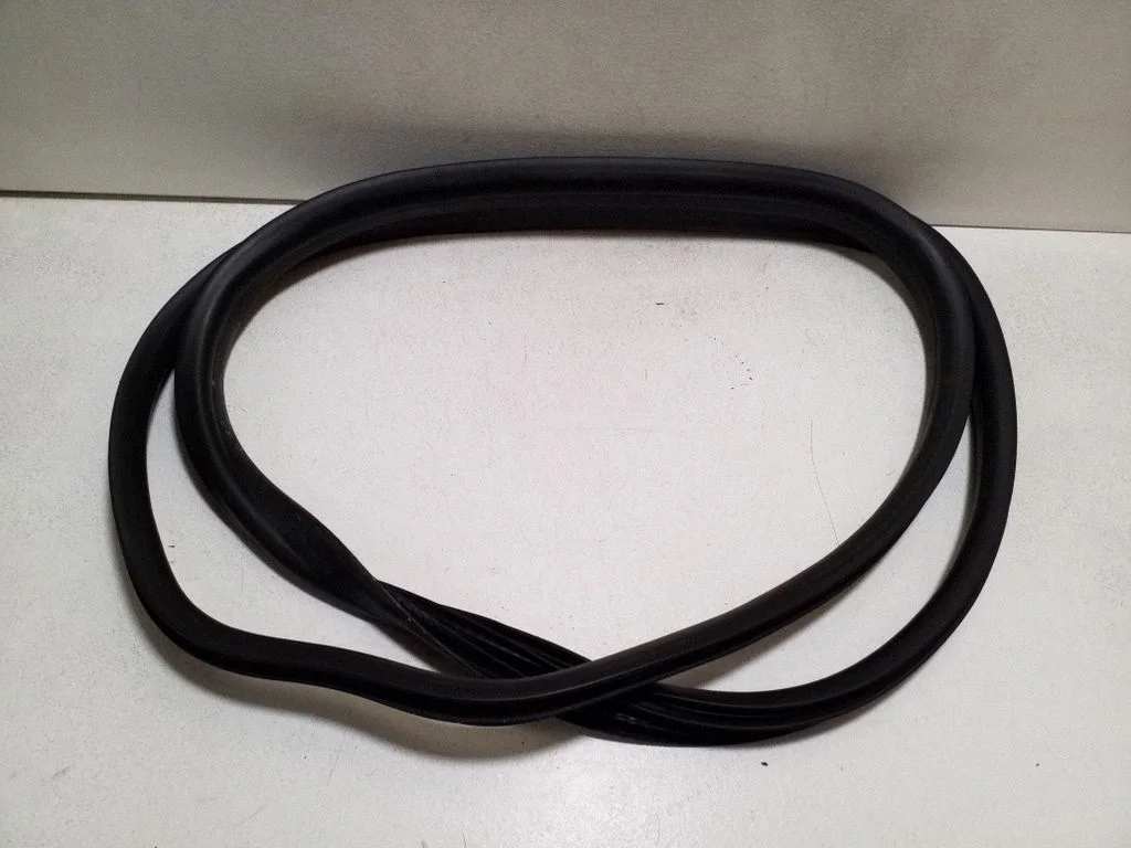 Front door rubber seal 31424324