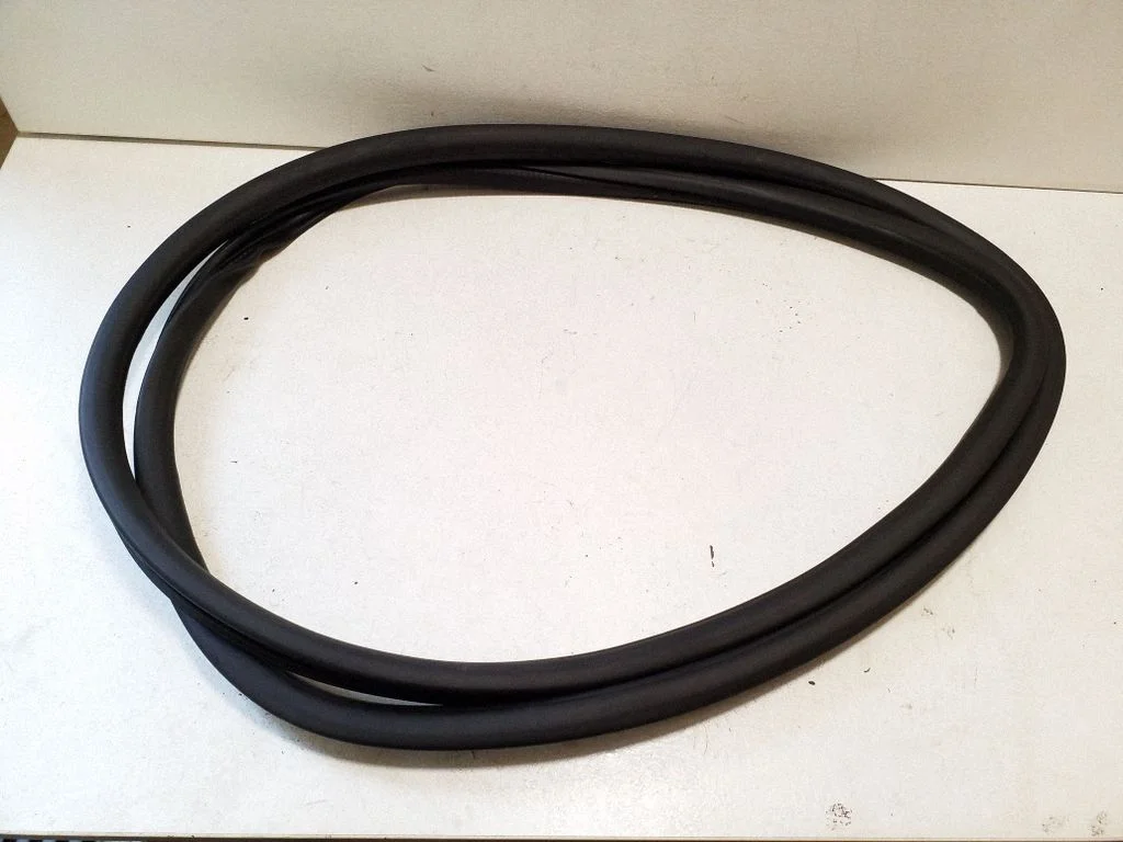 Esiukse tihend (kere pool) – Porsche Cayenne (92A) (2010-2017)