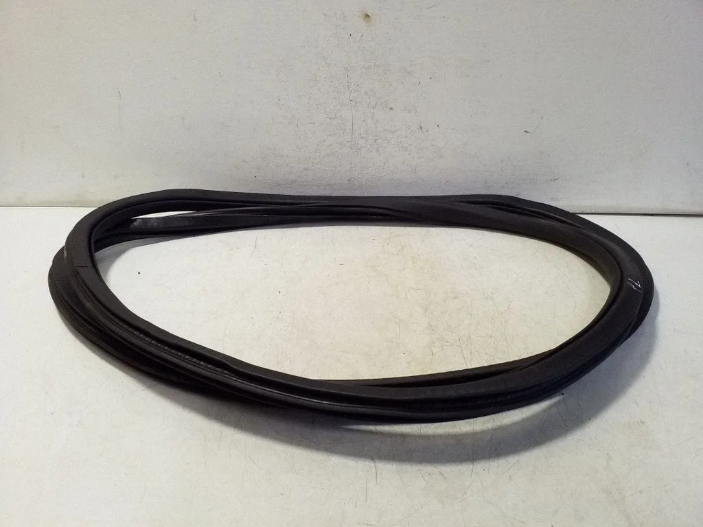 Front door rubber seal – left