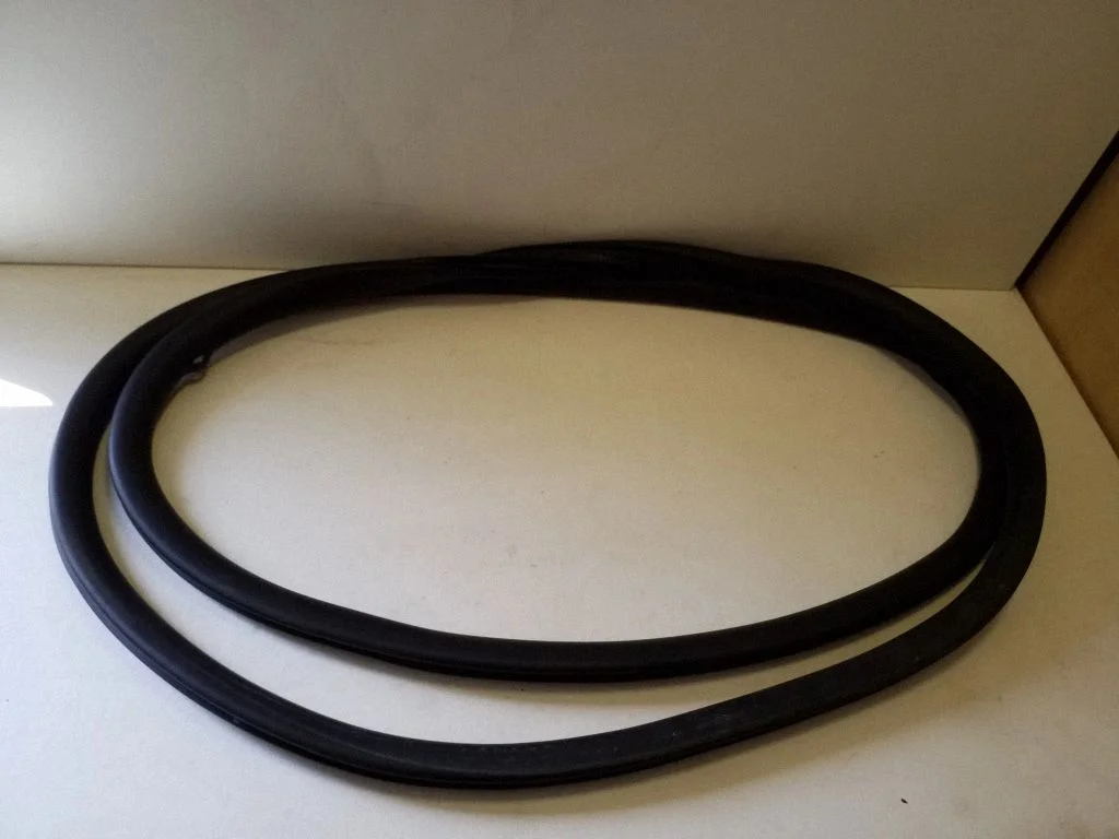 Front door rubber seal 9806514880