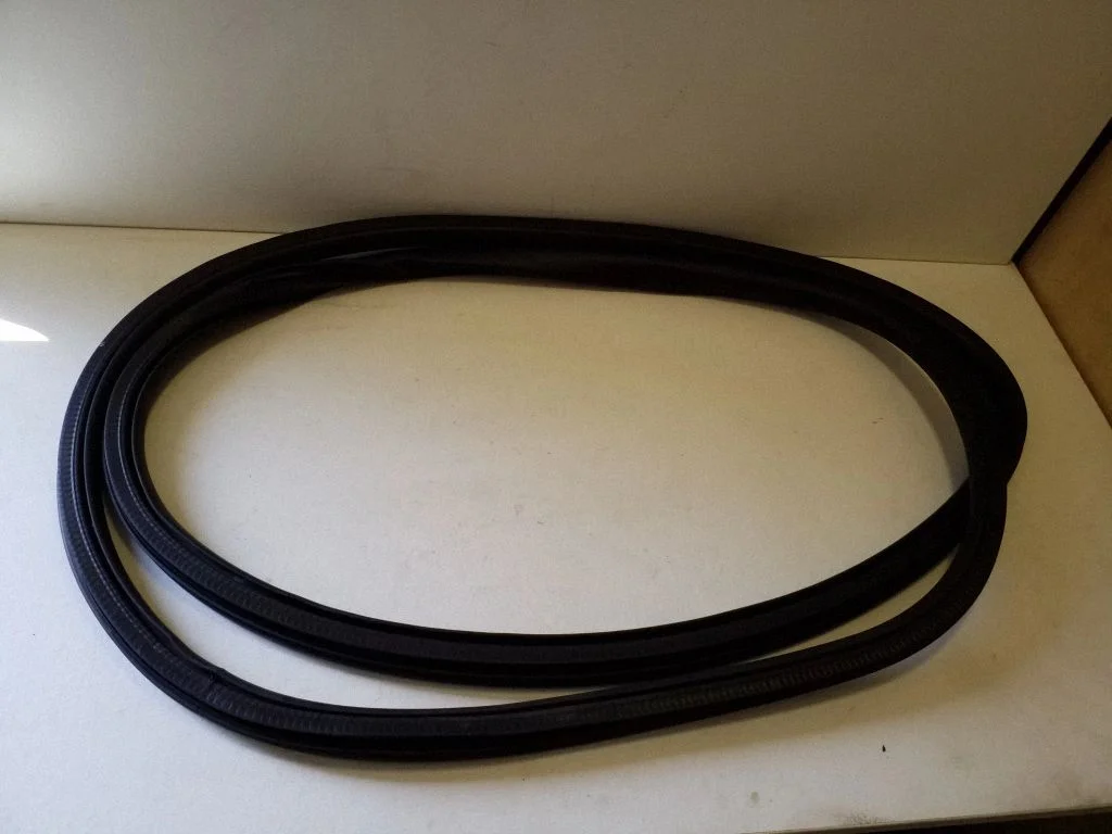 Front door rubber seal 9806514880