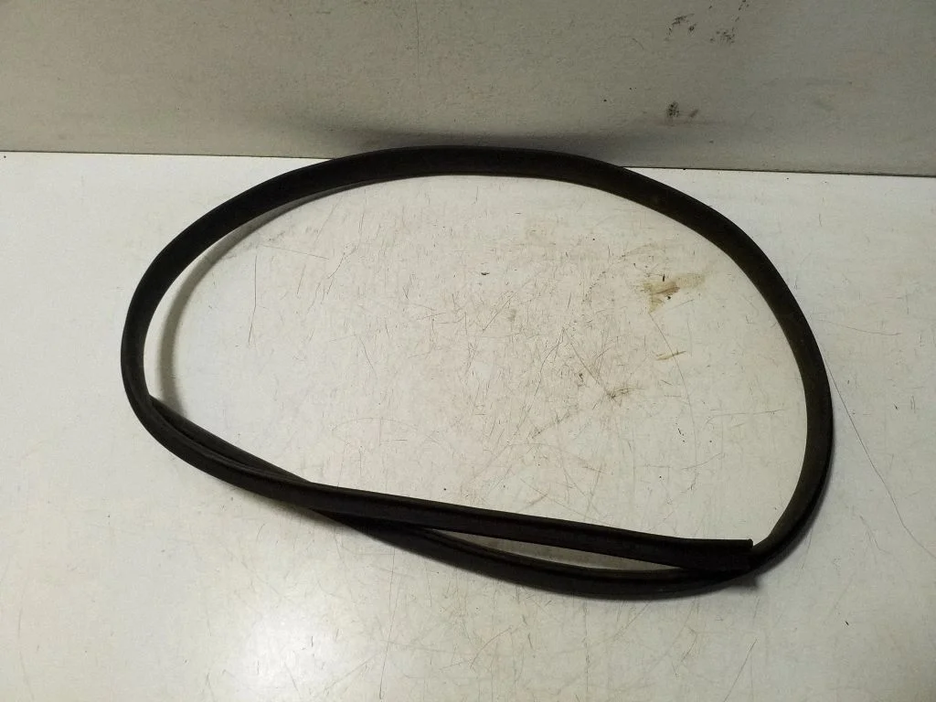 Front door rubber seal 13292216