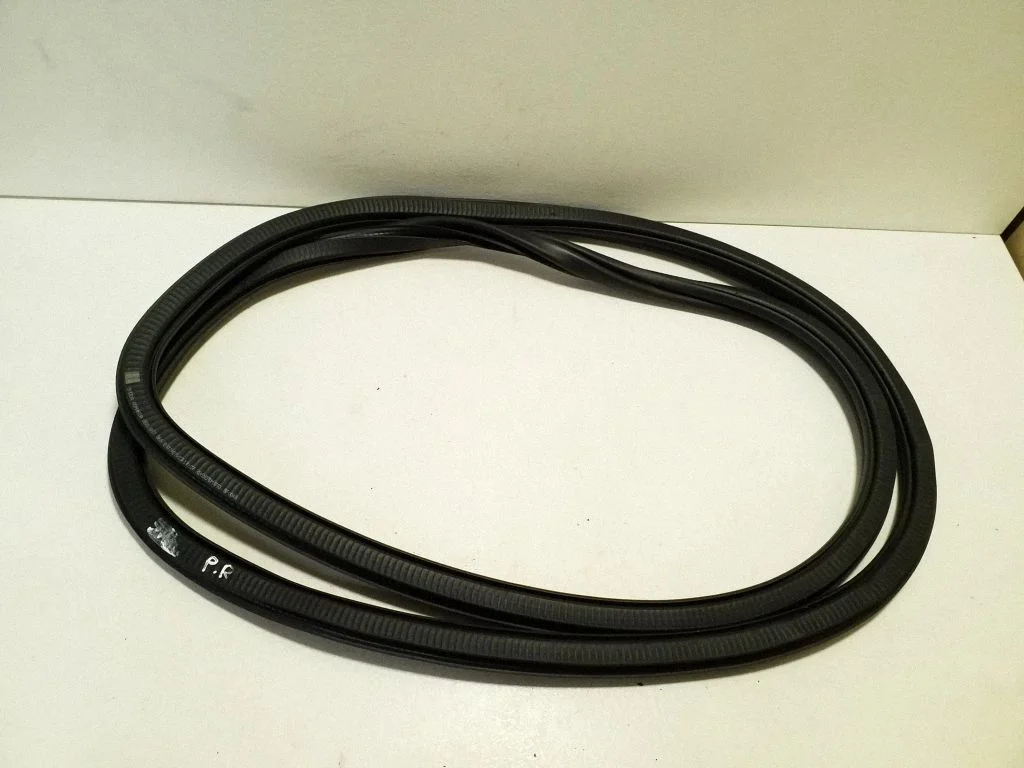 Front door rubber seal 658867366B