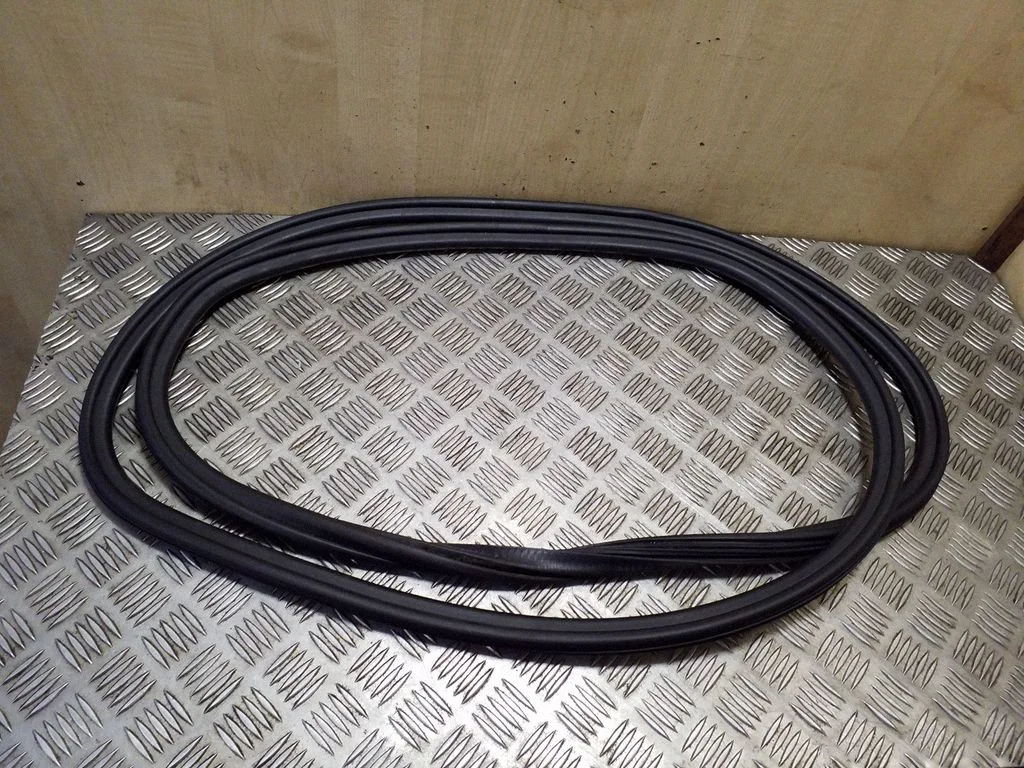 Esiukse tihend (kere pool) 8R0831721D