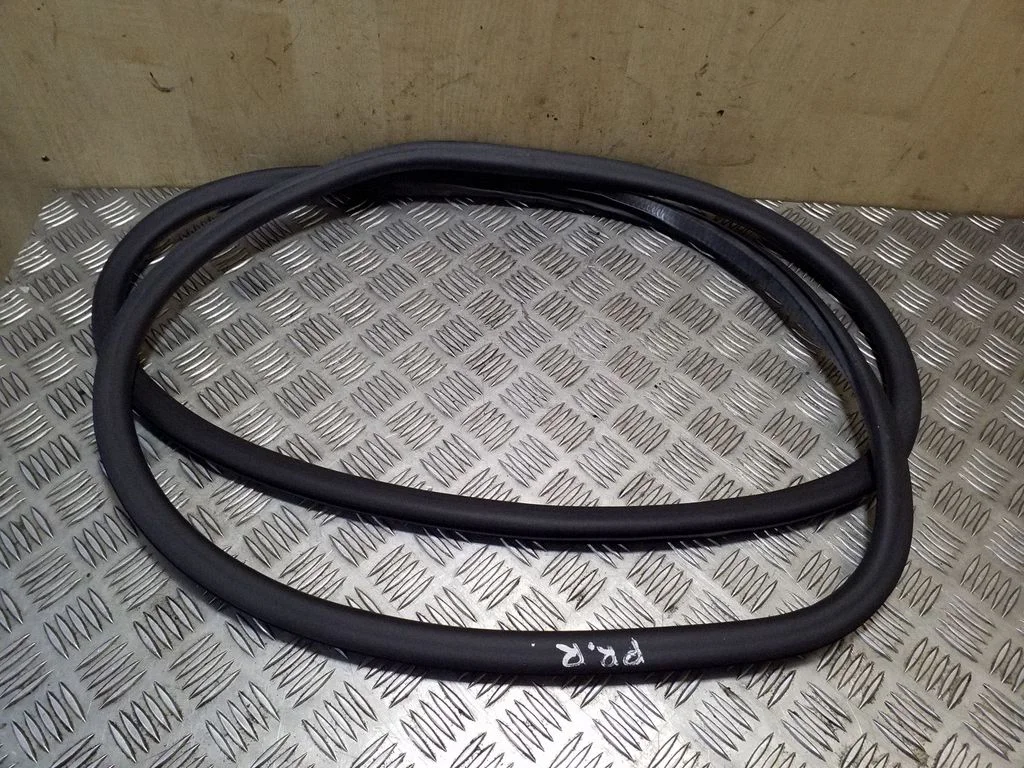 Esiukse tihend (kere pool) – Seat Exeo (3R) (2008-2013)