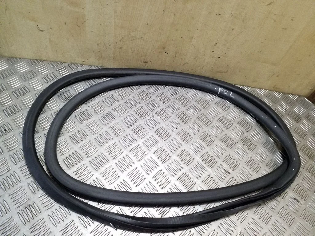 Esiukse tihend (kere pool) – Seat Exeo (3R) (2008-2013)