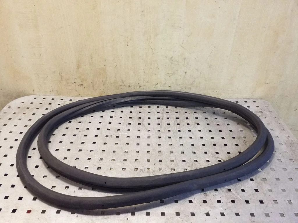 Front door rubber seal 1T0867911F