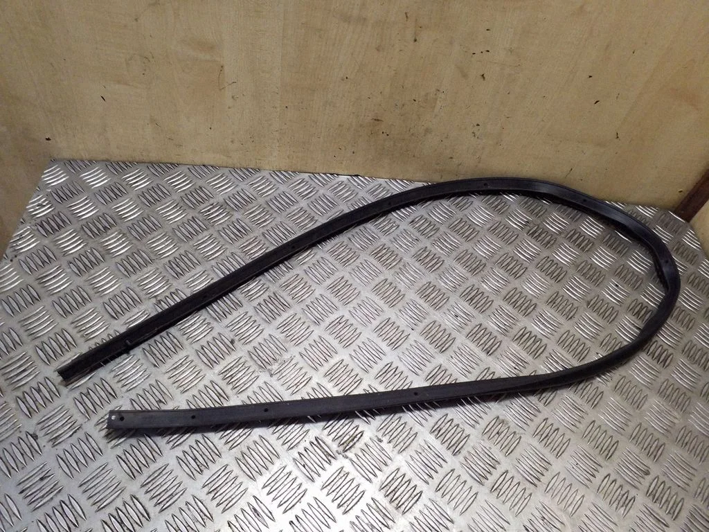 Front door rubber seal – Chevrolet Orlando (2011-), left