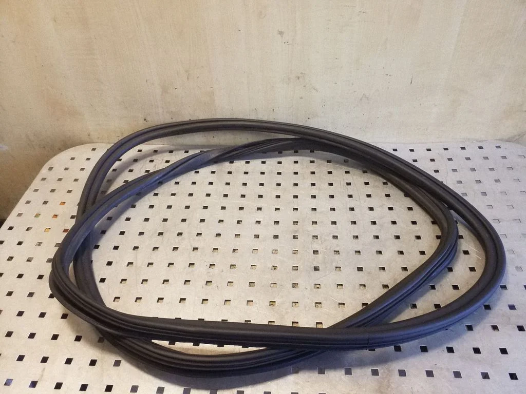 Front door rubber seal 8R0833721D