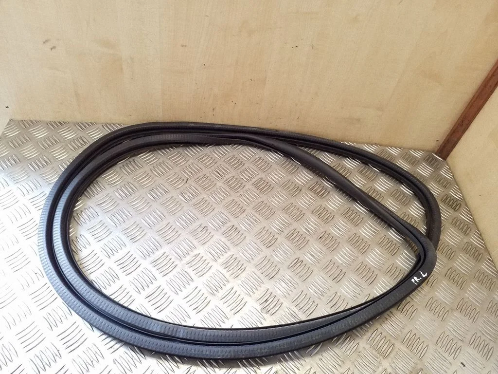 Front door rubber seal 7L0867365E