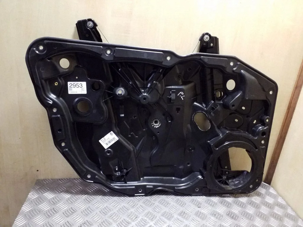 Priekšējā el. loga pacēlāja mehānisms bez motoriņa 7P6837755B
