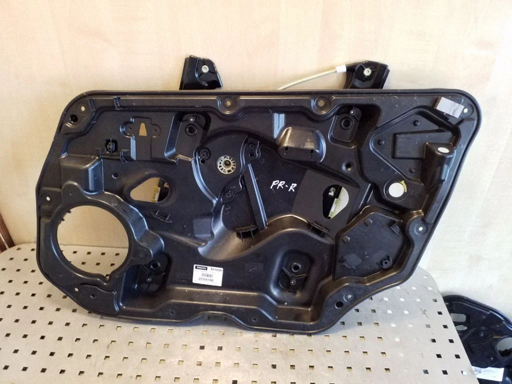 Priekinis el. lango pakėlimo mechanizmas be varikliuko