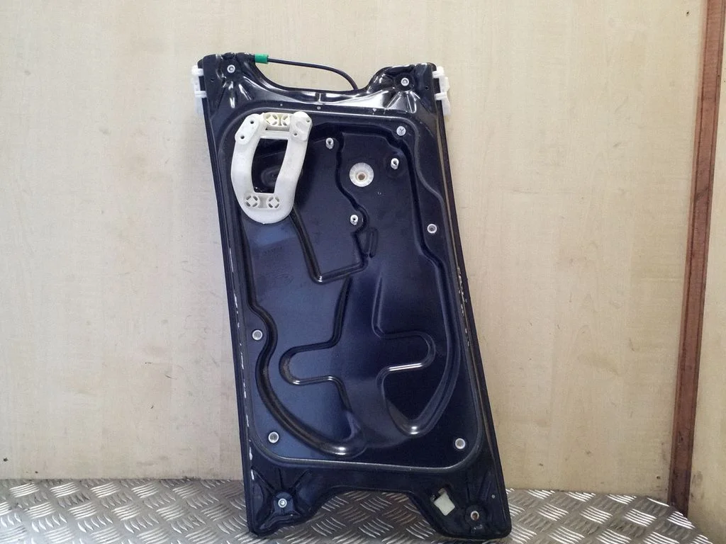 Esiukse aknatõstuk ilma mootorita – Land Rover Range Rover Sport L320 (2005-2013)