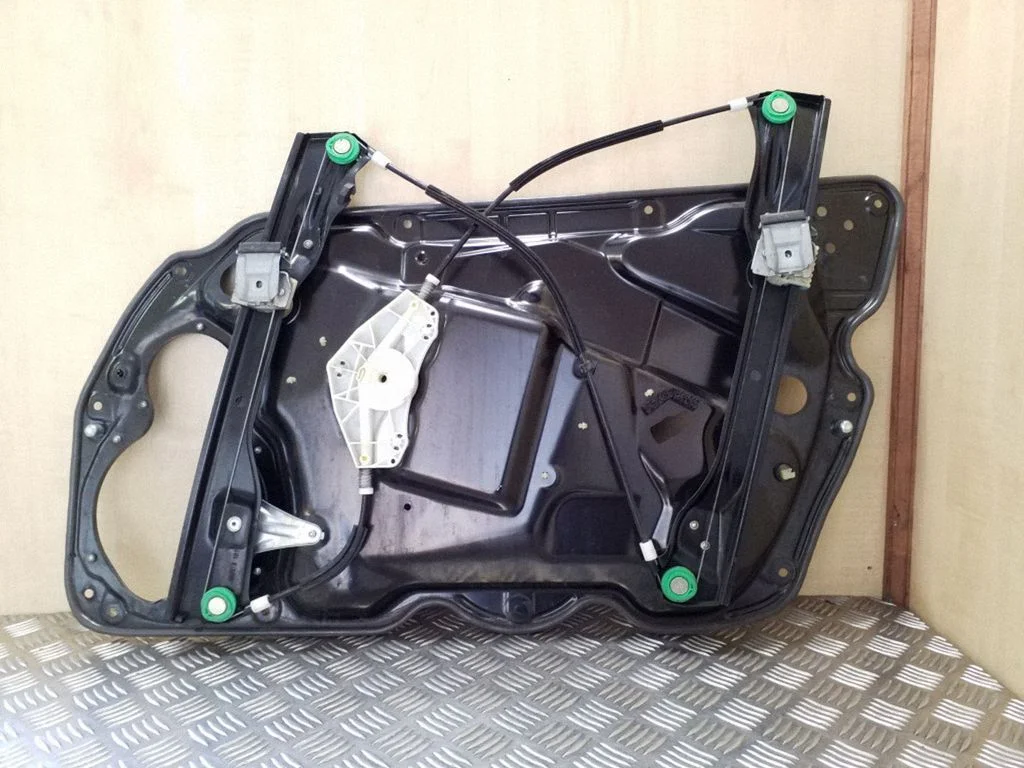 Priekinis el. lango pakėlimo mechanizmas be varikliuko