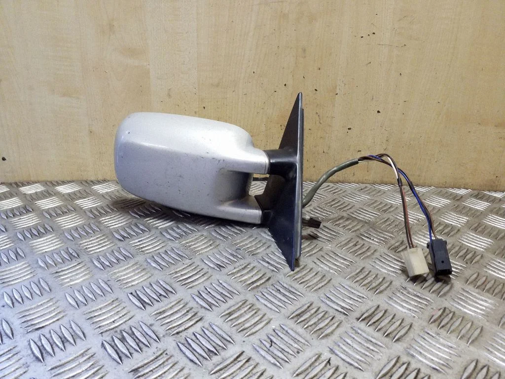 Esiukse elektriline välispeegel E10017273