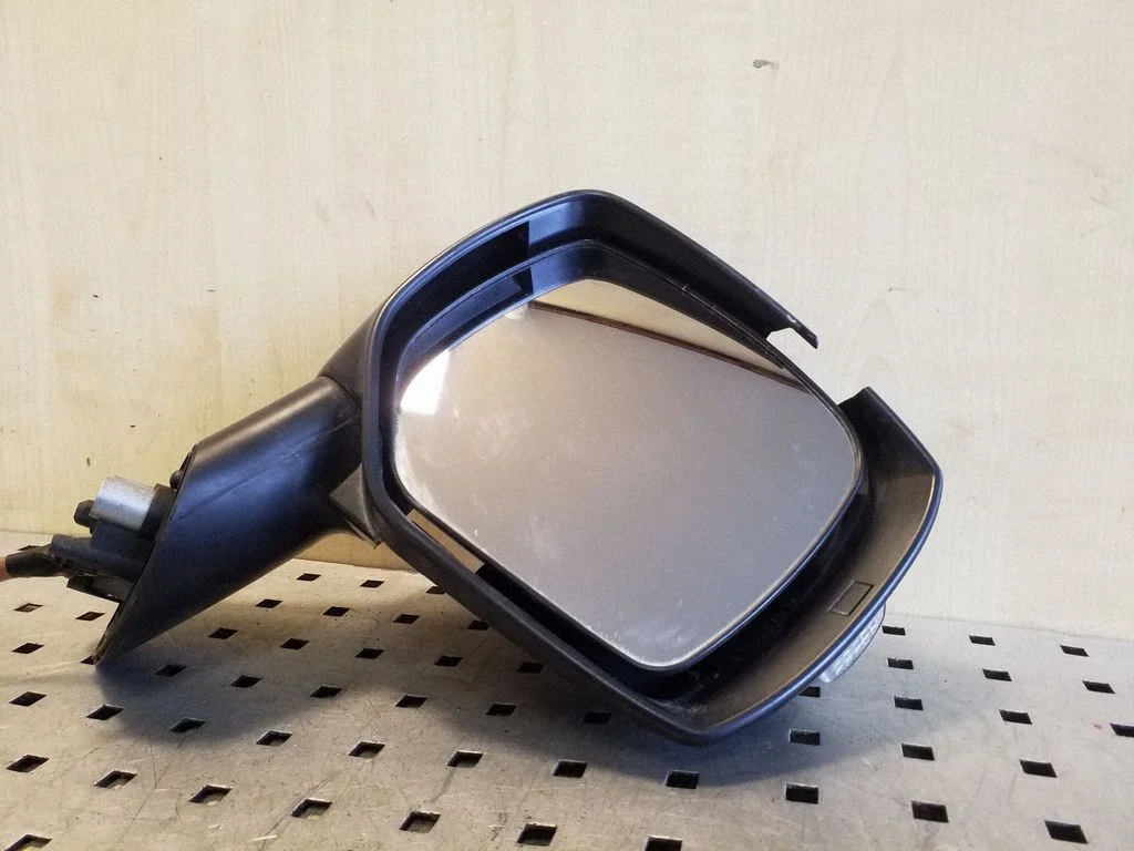 Front door electric wing mirror – right