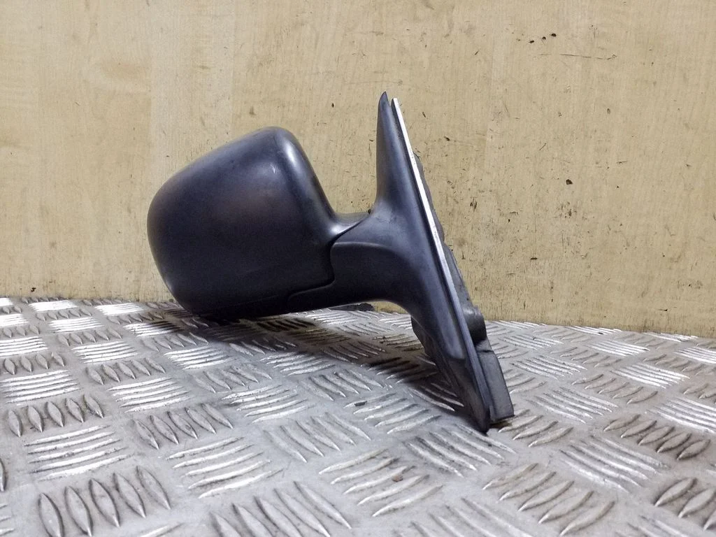 Front door electric wing mirror E6022319