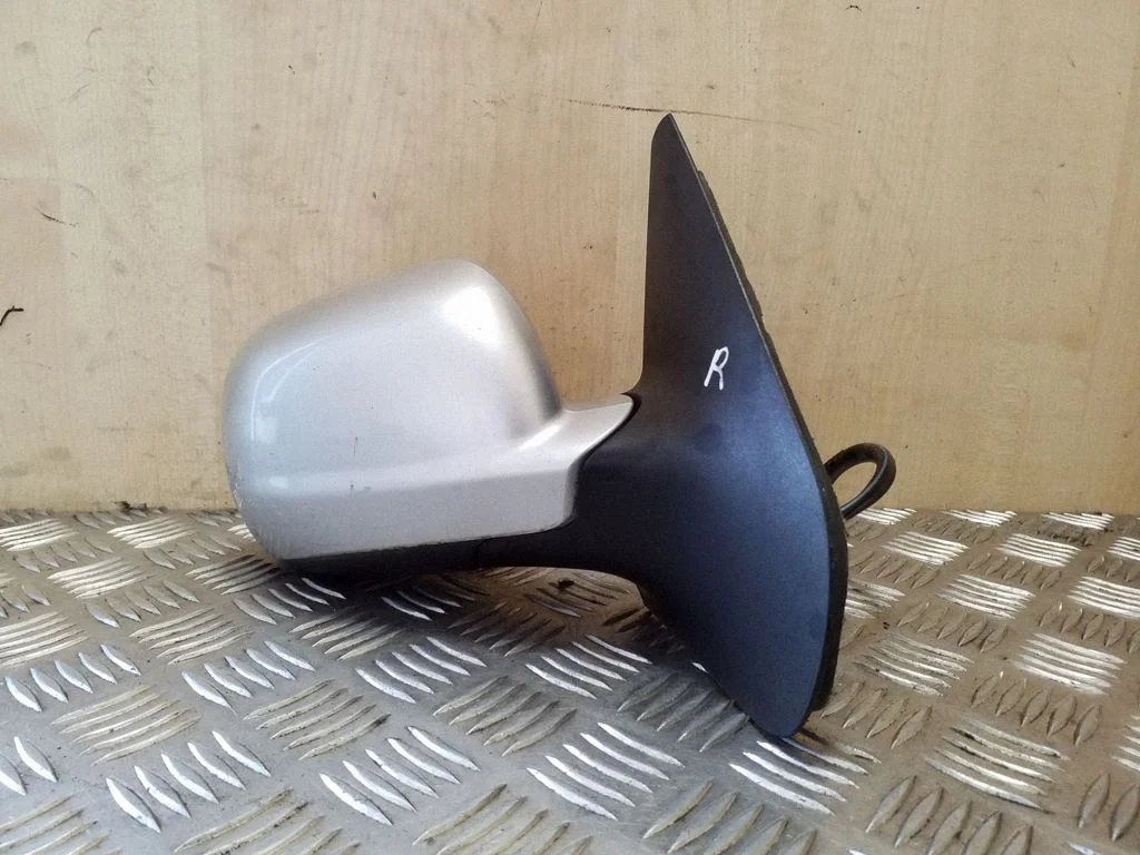 Front door electric wing mirror E1010515