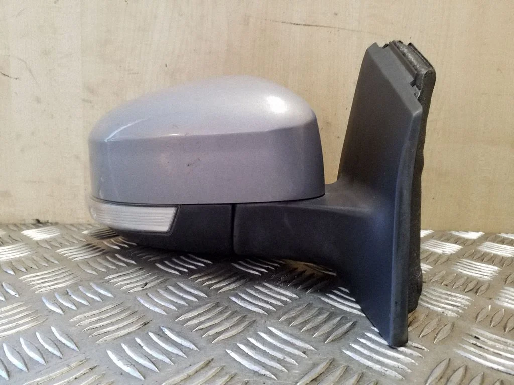 Front door electric wing mirror E4024201