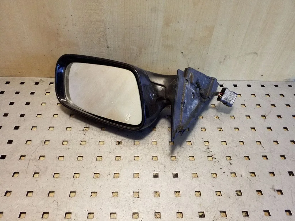 Esiukse elektriline välispeegel – Audi A3 S3 8L (1996-2003)