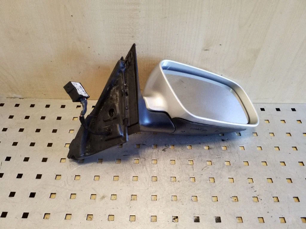 Esiukse elektriline välispeegel – Audi A3 S3 8L (1996-2003)