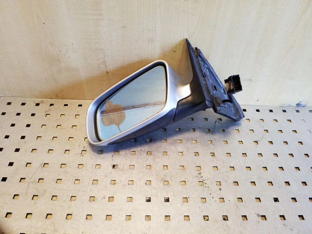 Esiukse elektriline välispeegel – Audi A3 S3 8L (1996-2003)