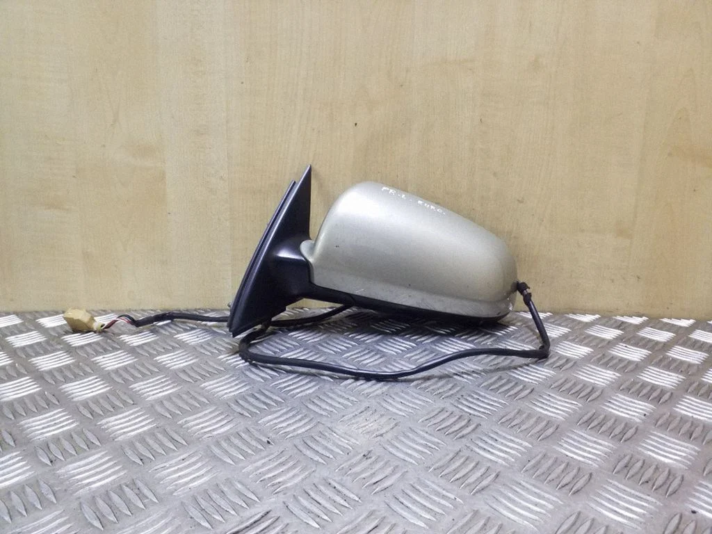 Front door electric wing mirror – front left