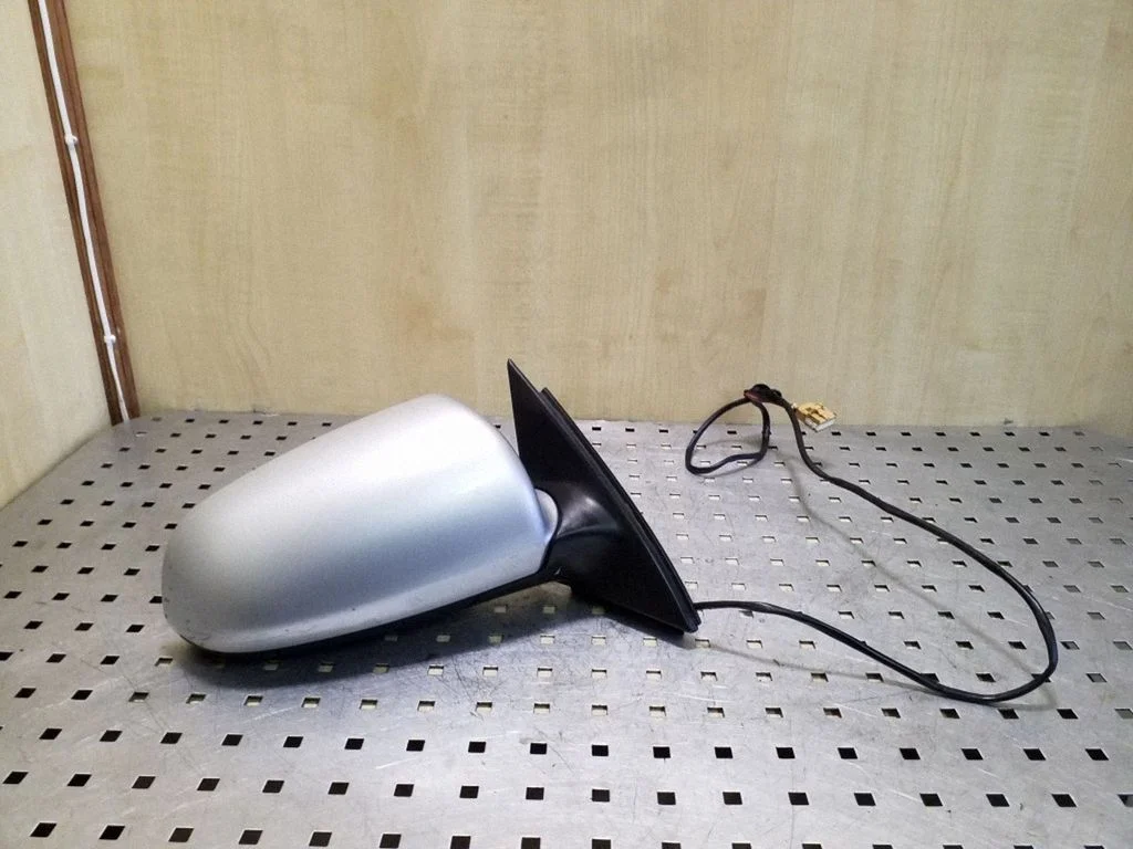 Front door electric wing mirror E1010681