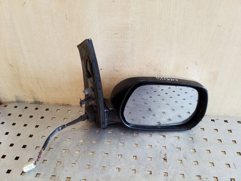 Front door electric wing mirror E4022153