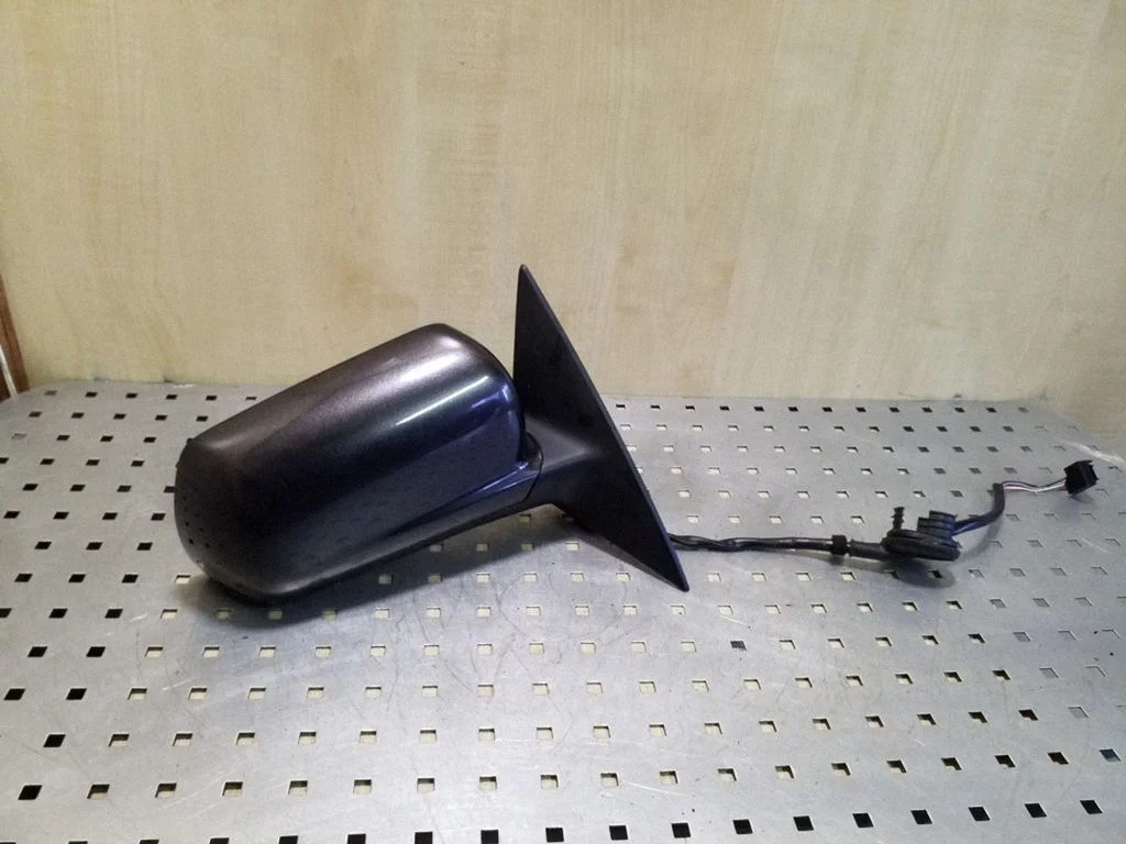 Esiukse elektriline välispeegel E1010629