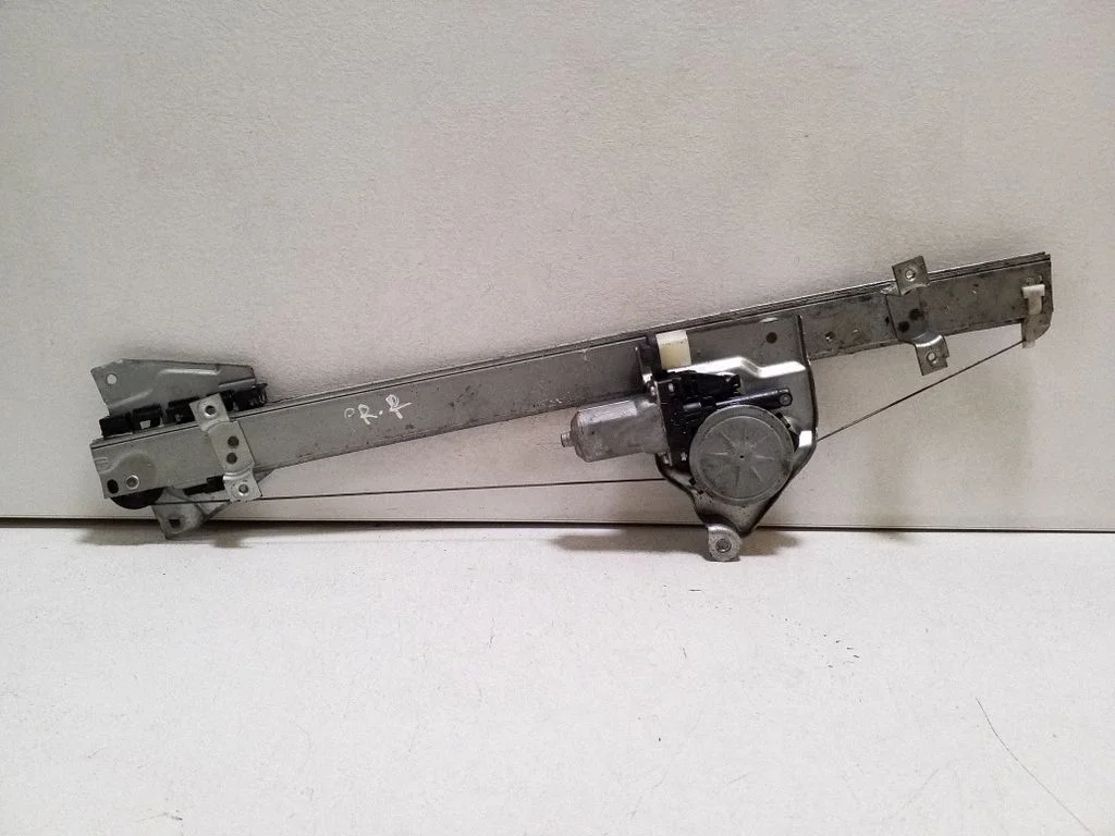 Front door window regulator with motor MR989947