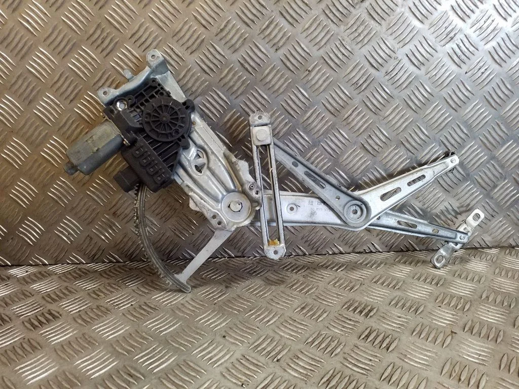Priekinio el. lango pakėlimo mechanizmo komplektas