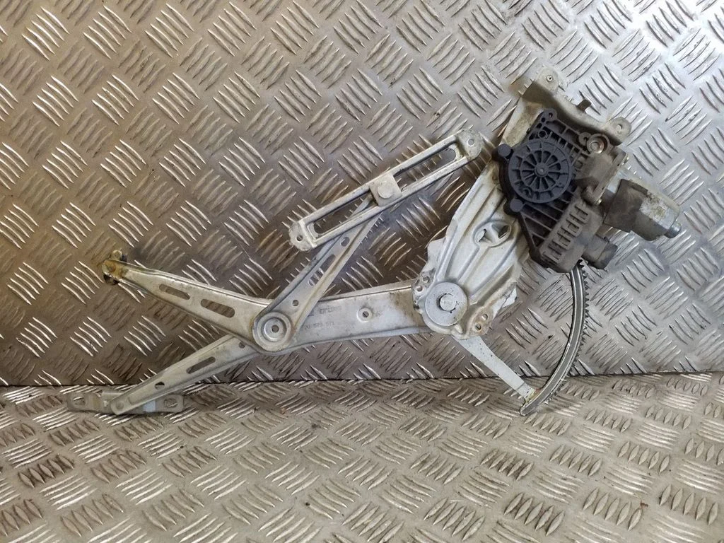 Priekinio el. lango pakėlimo mechanizmo komplektas