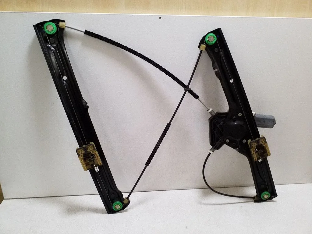 Front door window regulator with motor – BMW X5 F15 (2013-2017)