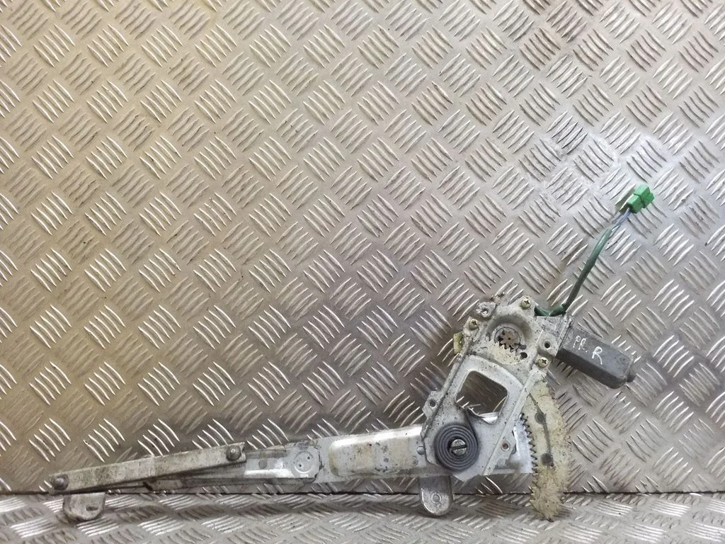 Front door window regulator with motor – right